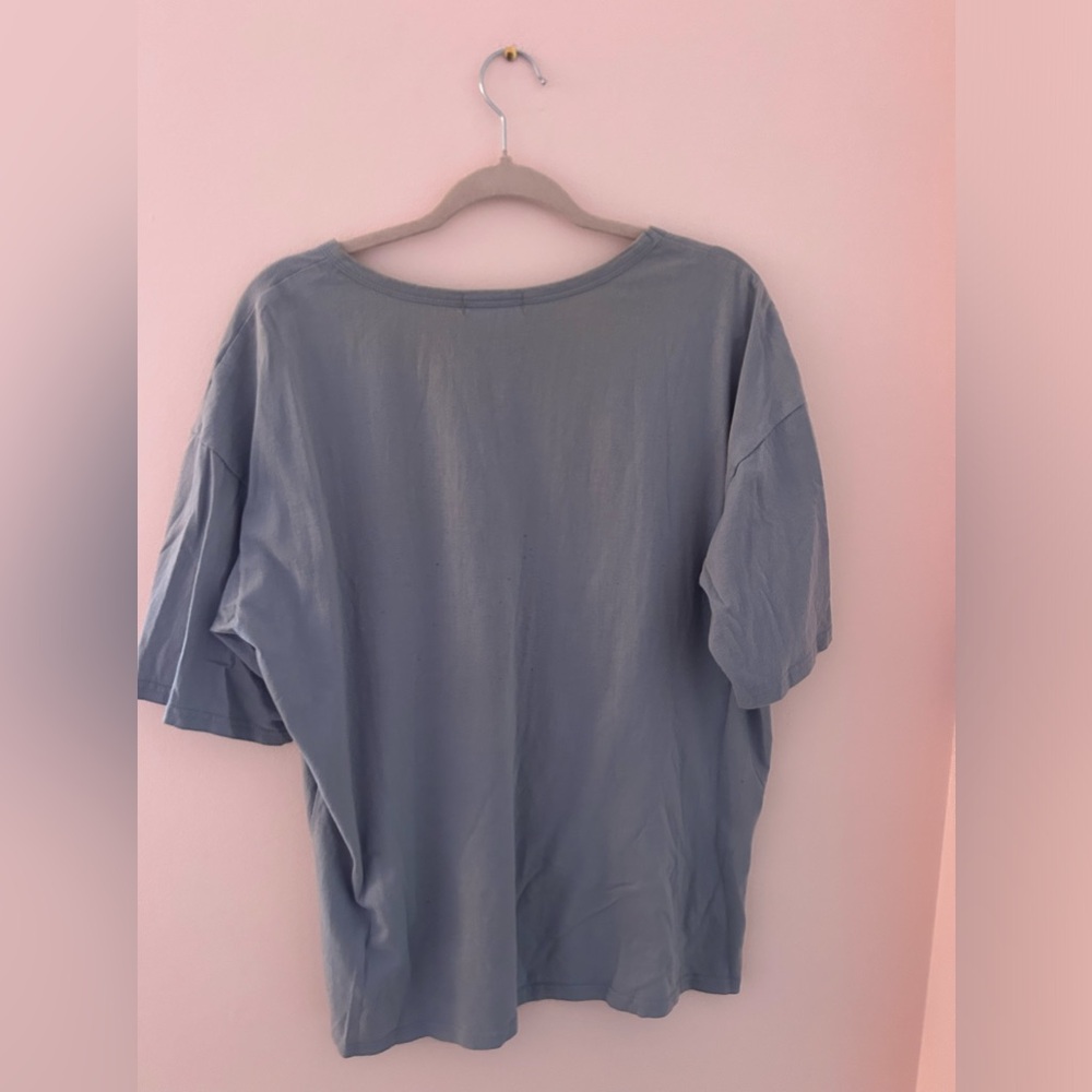 Cute tee - Picture 2 of 2